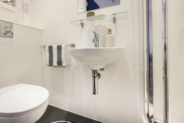 1 bed studio, Glenthorne Road, Exwick, Exeter, EX44GZ - Image 6